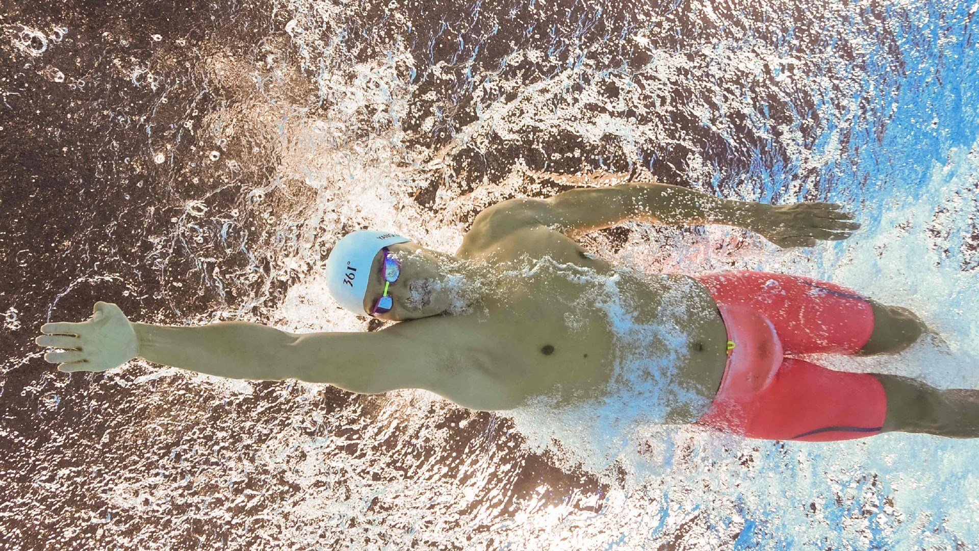 世界杯：球鞋厂商举办“重制经典战靴”活动 满足老球迷情怀